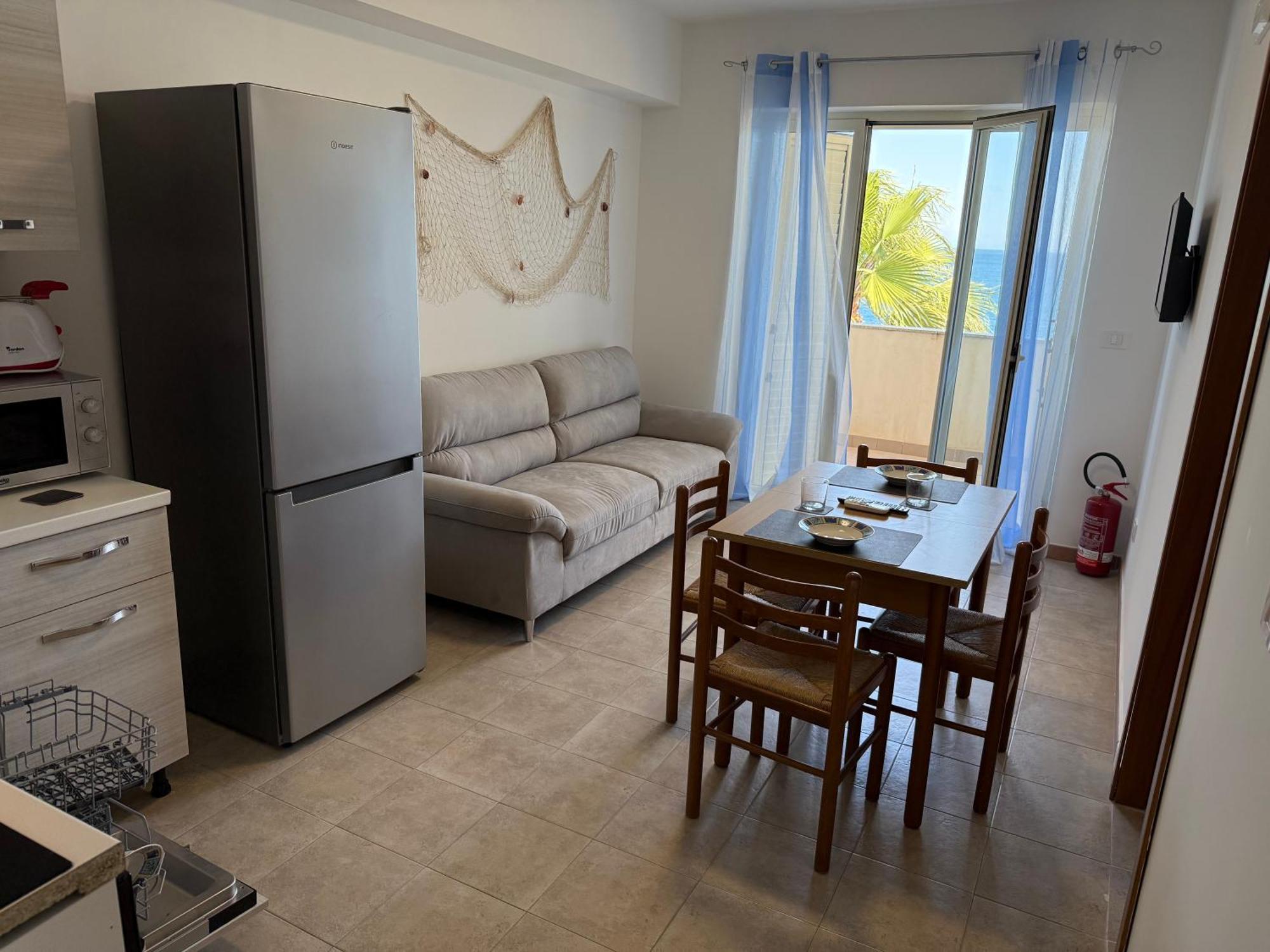 Апартаменты Family House Letojanni Taormina Экстерьер фото
