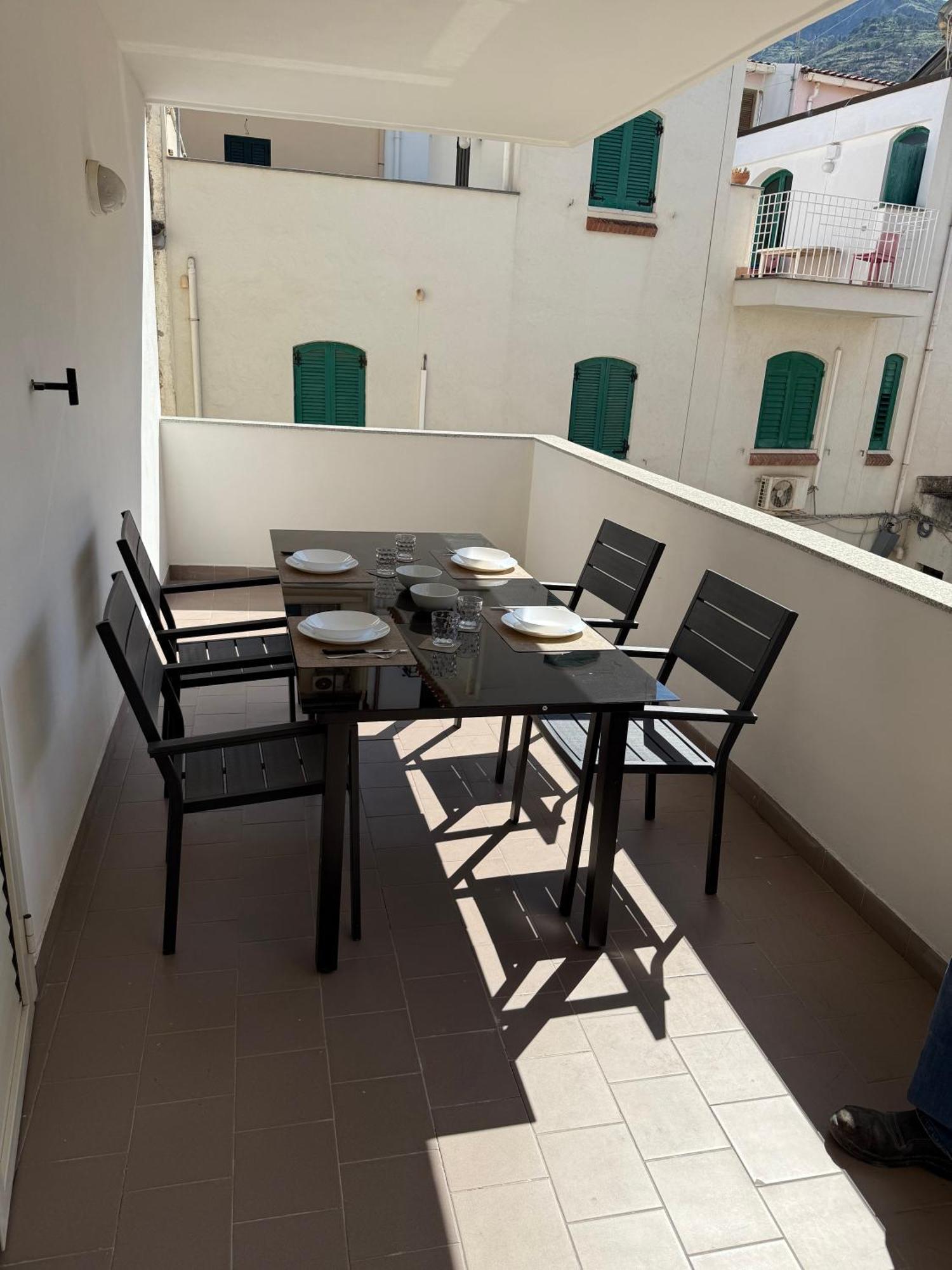 Апартаменты Family House Letojanni Taormina Экстерьер фото