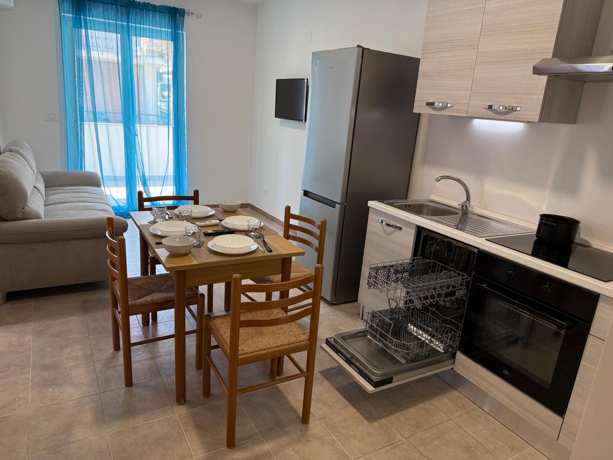 Апартаменты Family House Letojanni Taormina Экстерьер фото