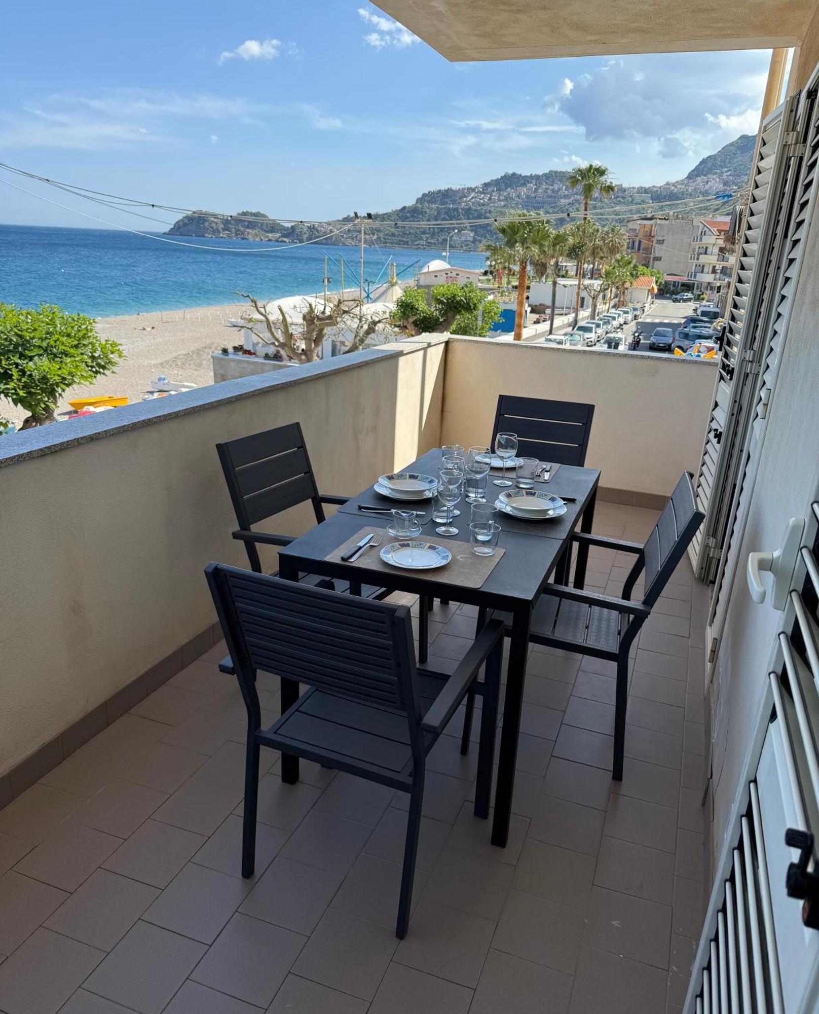 Апартаменты Family House Letojanni Taormina Экстерьер фото