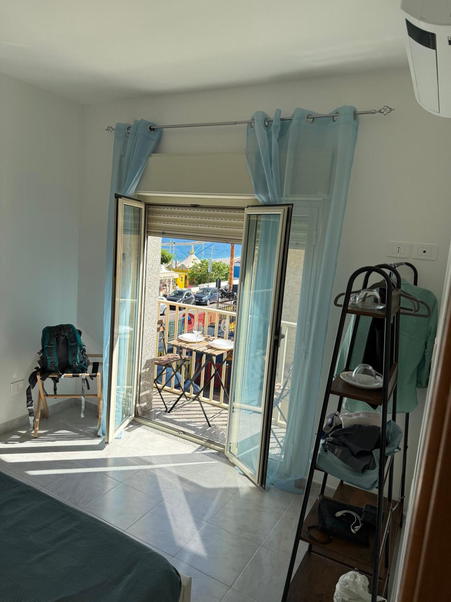 Апартаменты Family House Letojanni Taormina Экстерьер фото